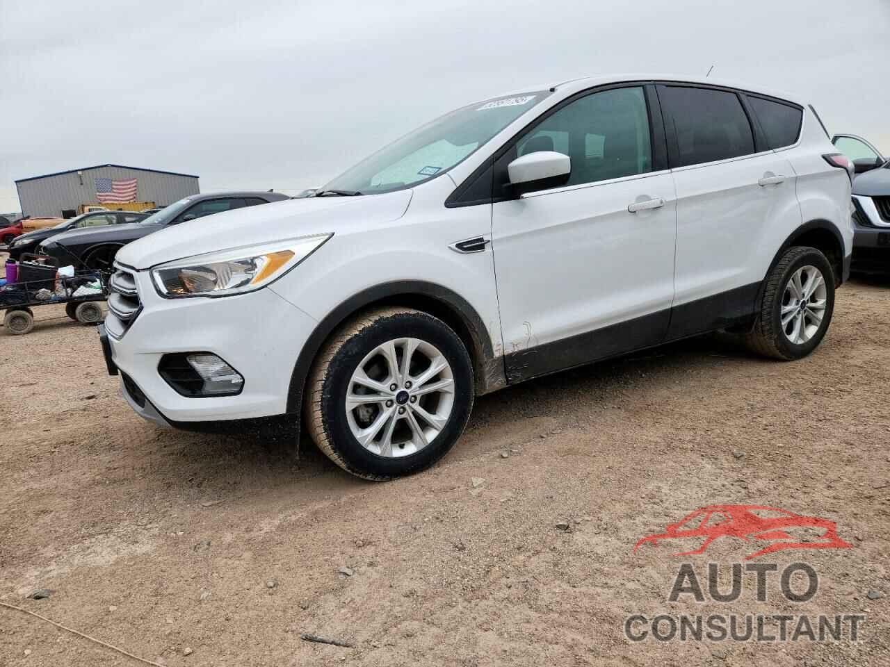 FORD ESCAPE 2017 - 1FMCU0GD5HUC24309