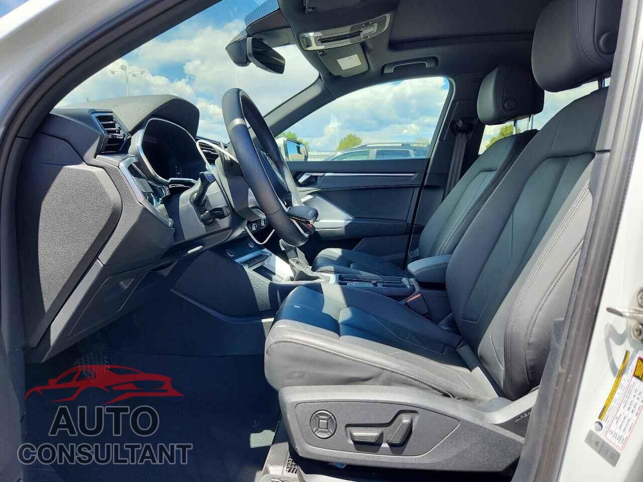 AUDI Q3 2023 - WA1EECF37P1031223