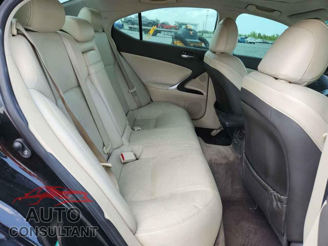LEXUS IS 2011 - JTHBF5C22B5144607