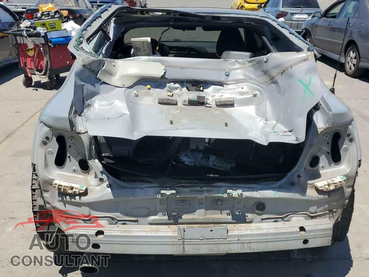 TOYOTA SCION 2012 - JTKJF5C72C3042397