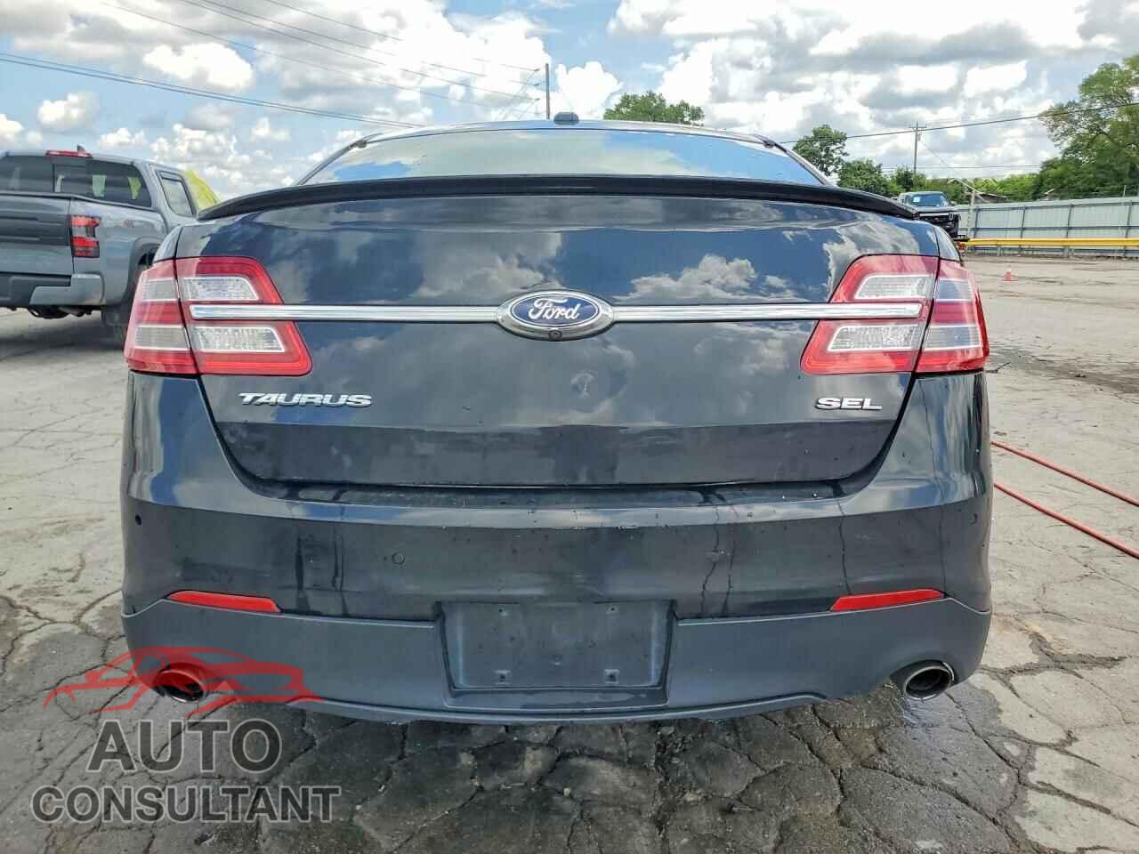 FORD TAURUS 2015 - 1FAHP2E87FG183721
