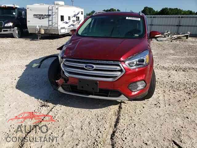 FORD ESCAPE 2017 - 1FMCU0J96HUB15510