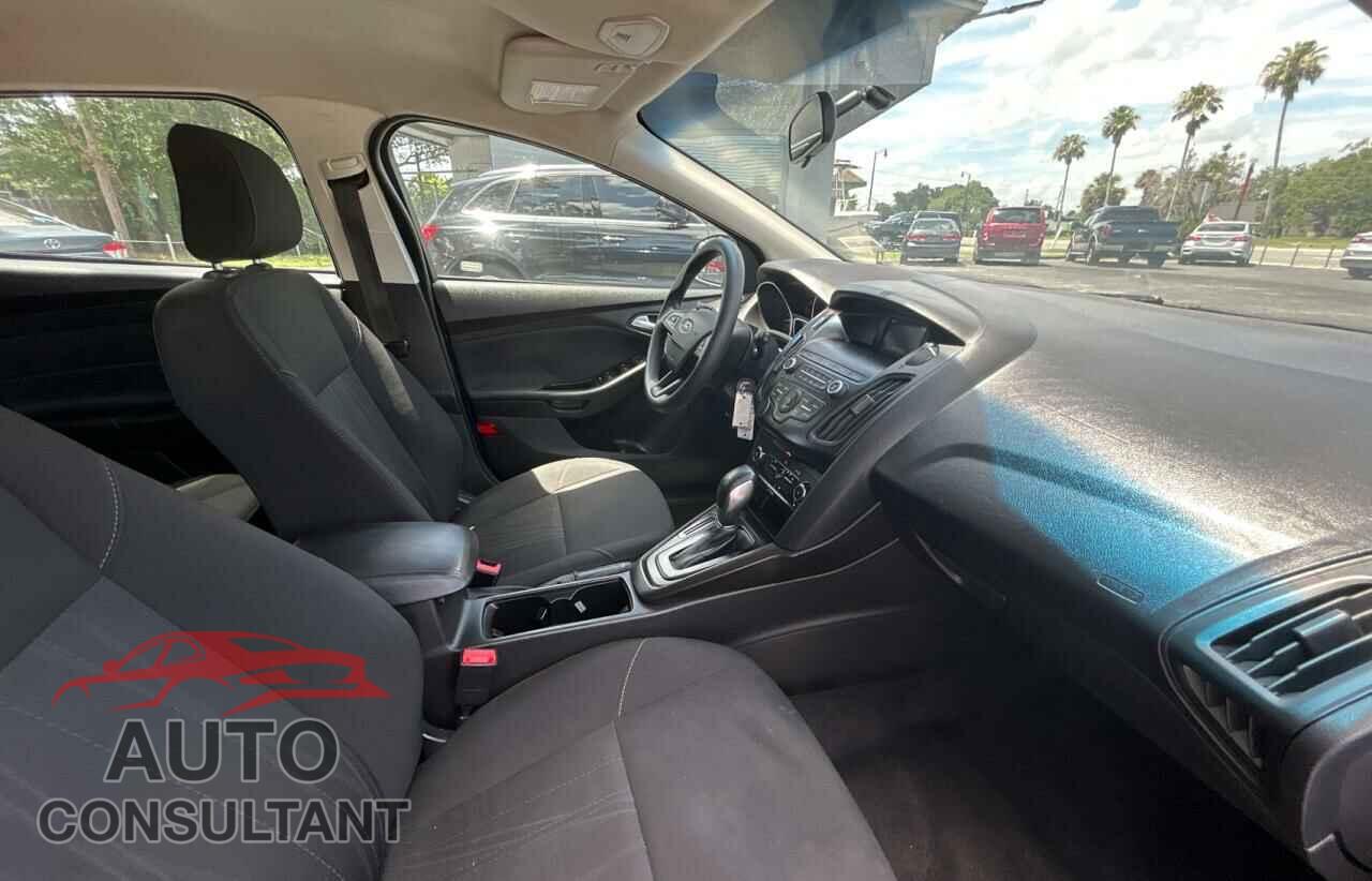FORD FOCUS 2018 - 1FADP3K2XJL237162