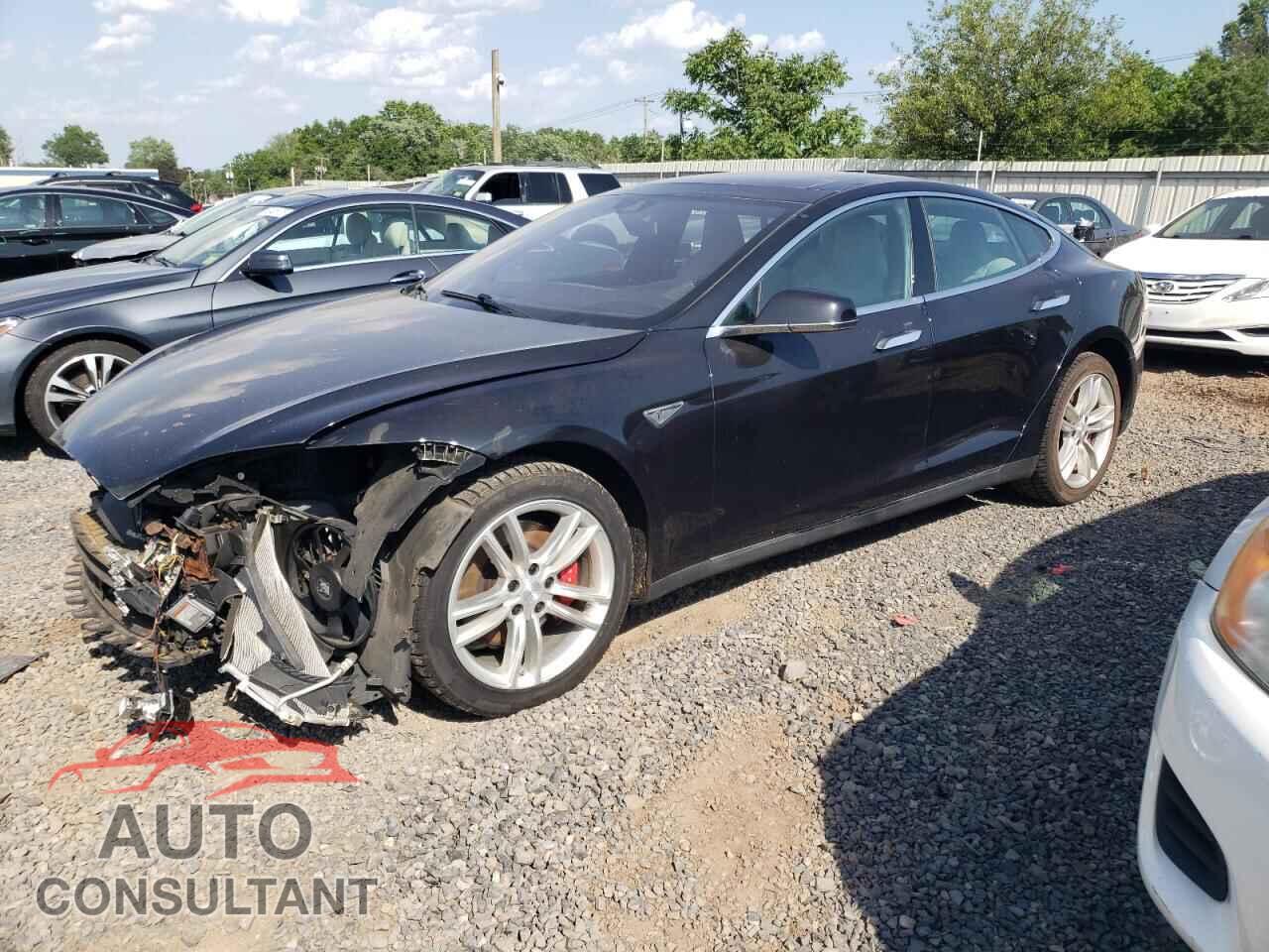 TESLA MODEL S 2015 - 5YJSA1E48FF118461