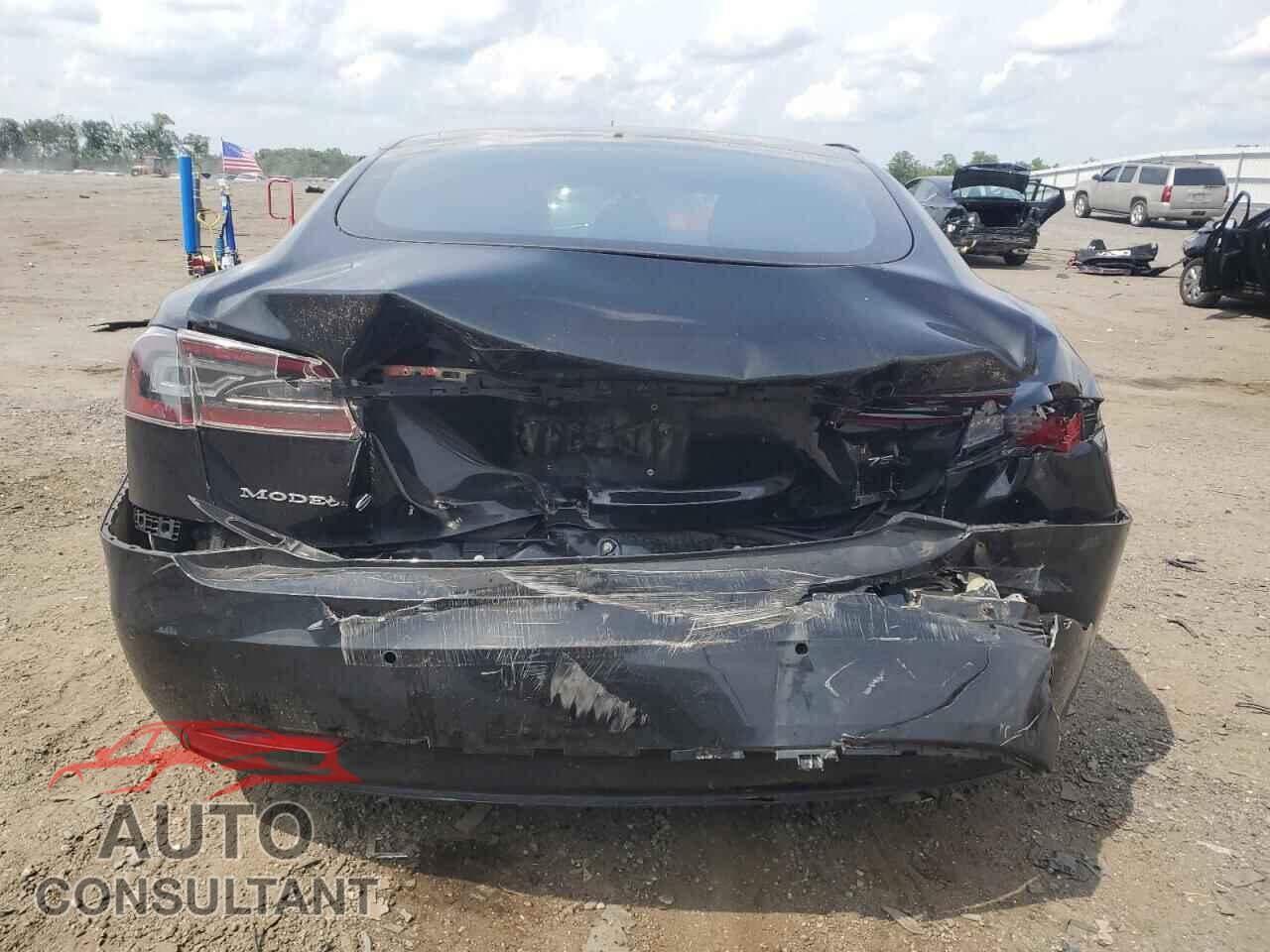 TESLA MODEL S 2018 - 5YJSA1E26JF266728