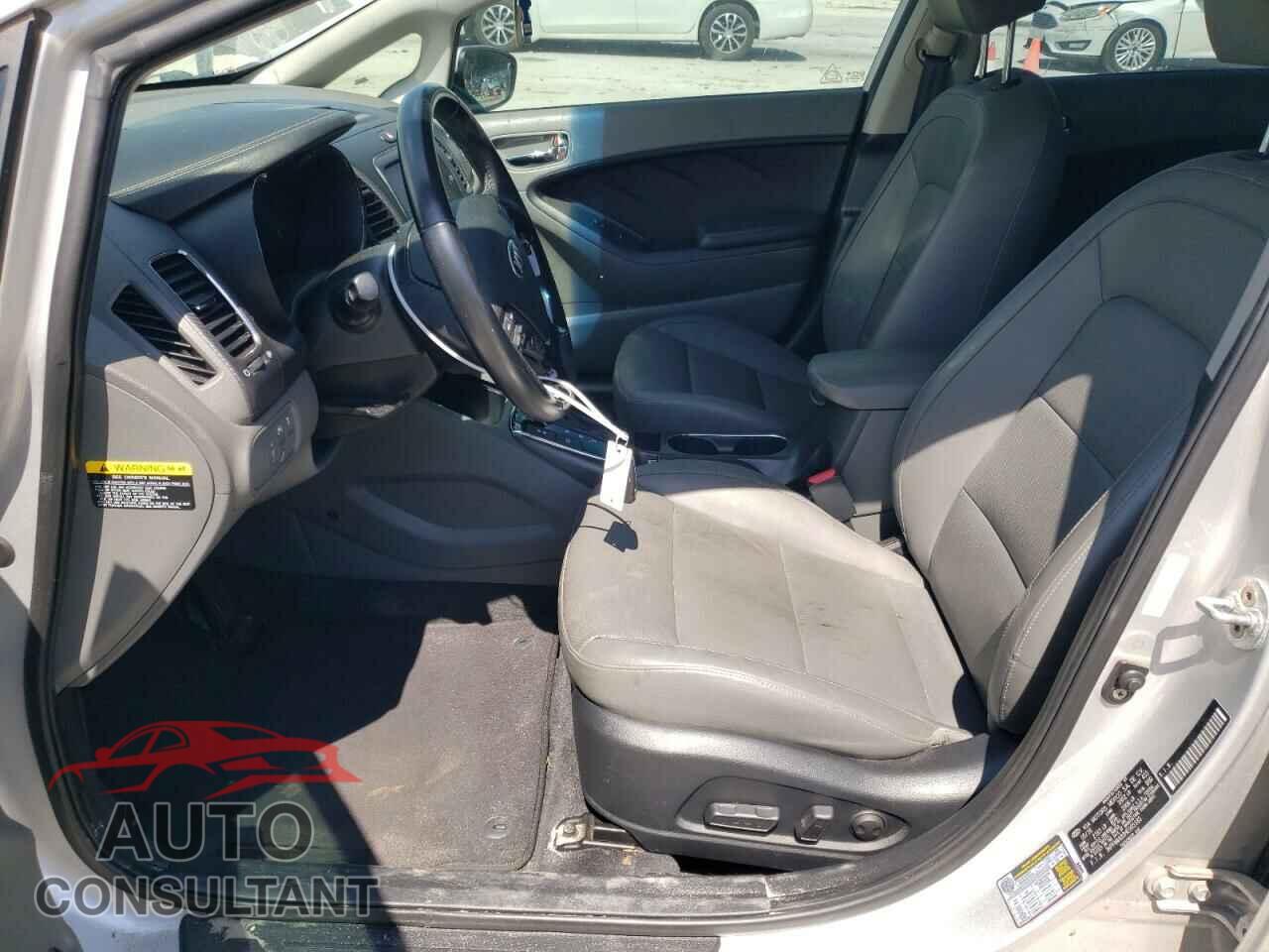 KIA FORTE 2017 - 3KPFN4A83HE005185