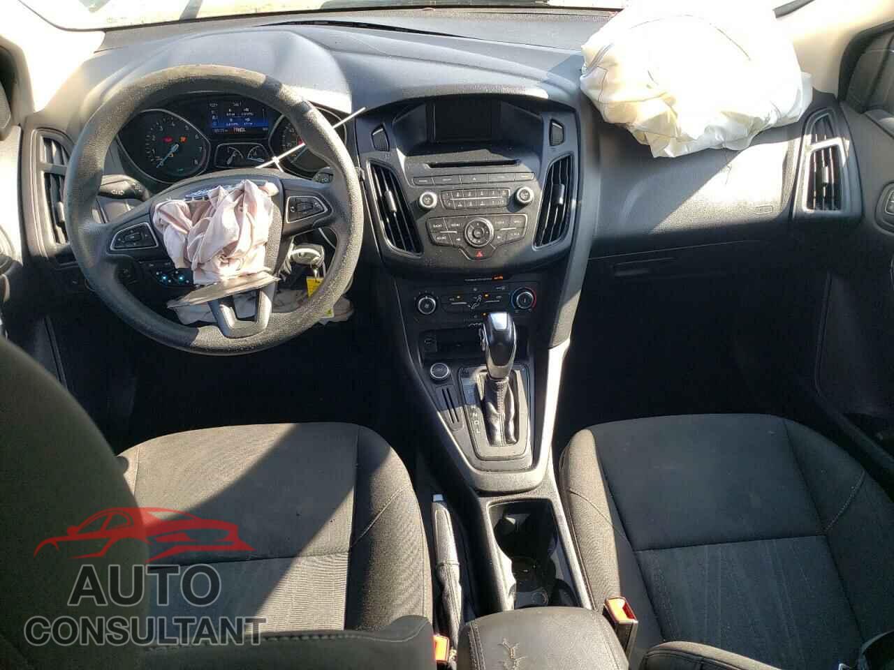 FORD FOCUS 2015 - 1FADP3K2XFL202600
