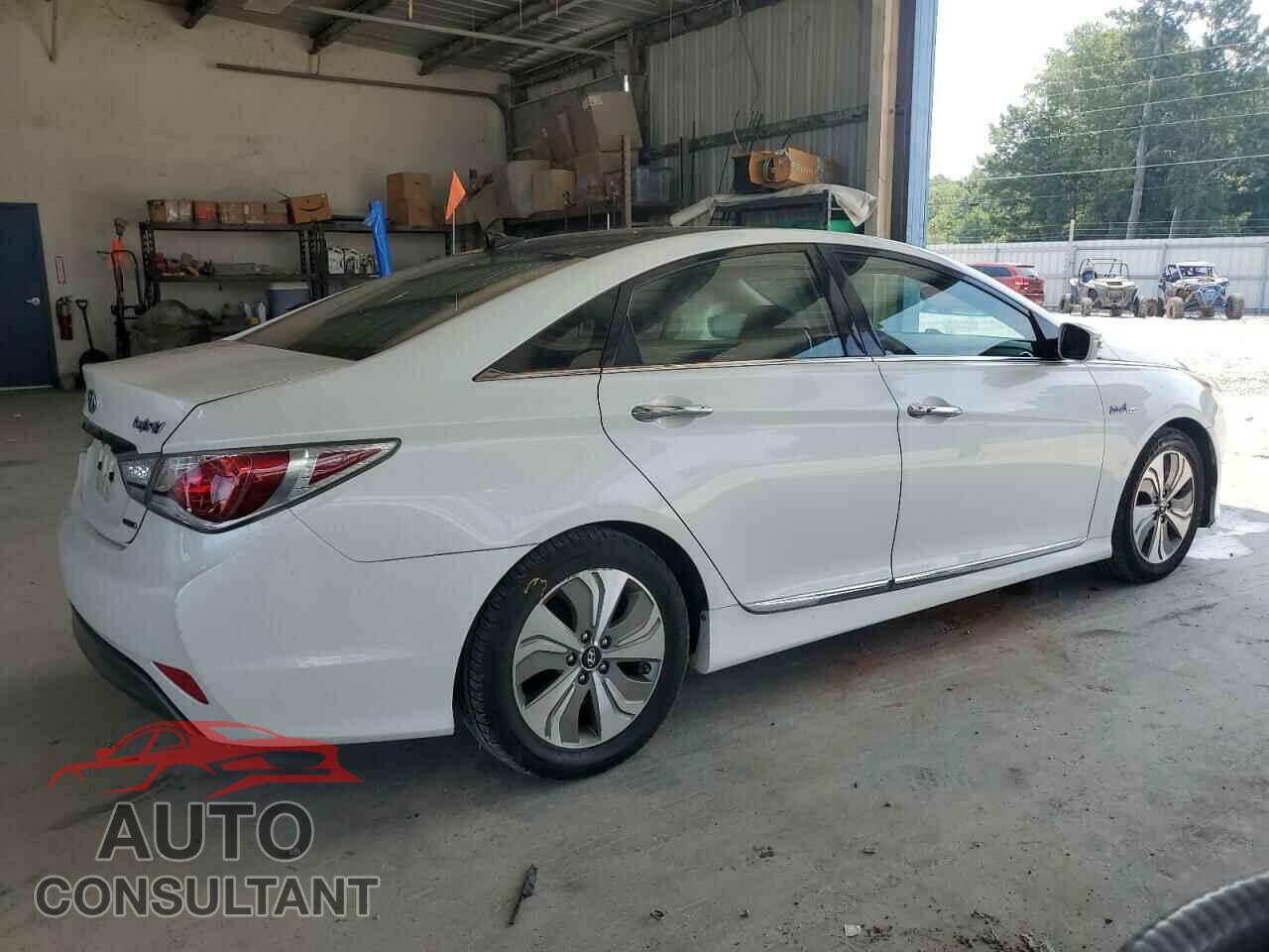 HYUNDAI SONATA 2014 - KMHEC4A42EA115752