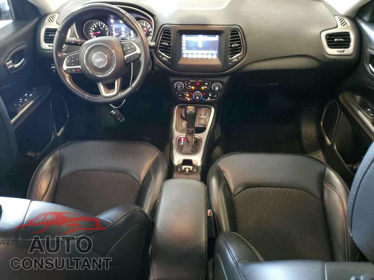 JEEP COMPASS 2018 - 3C4NJDBB3JT333189