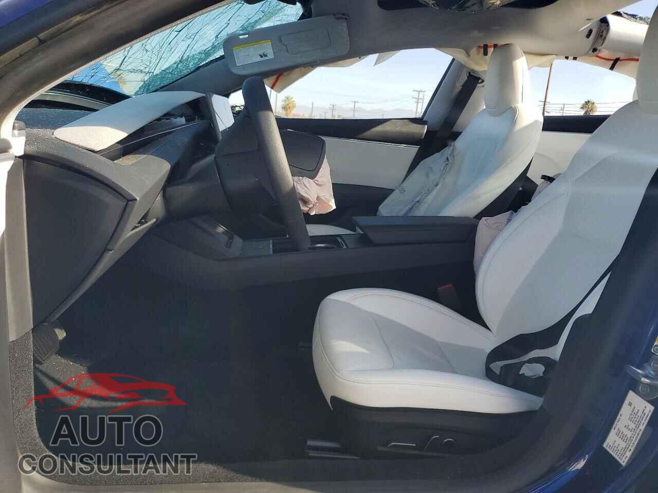 TESLA MODEL 3 2025 - 5YJ3E1EAXSF083138