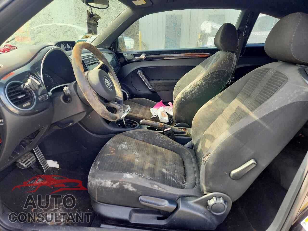 VOLKSWAGEN BEETLE 2012 - 3VWV67AT5CM644498