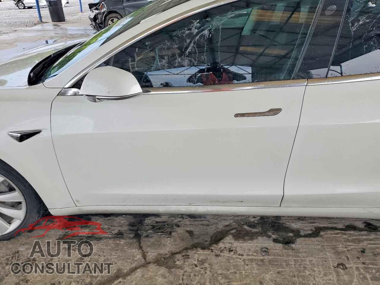 TESLA MODEL 3 2018 - 5YJ3E1EA5JF025145