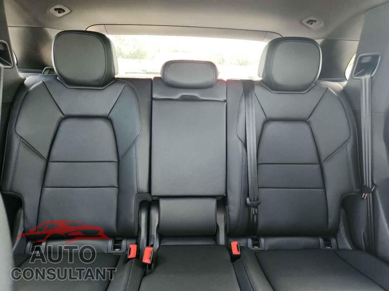 PORSCHE CAYENNE 2024 - WP1AA2AY8RDA04447