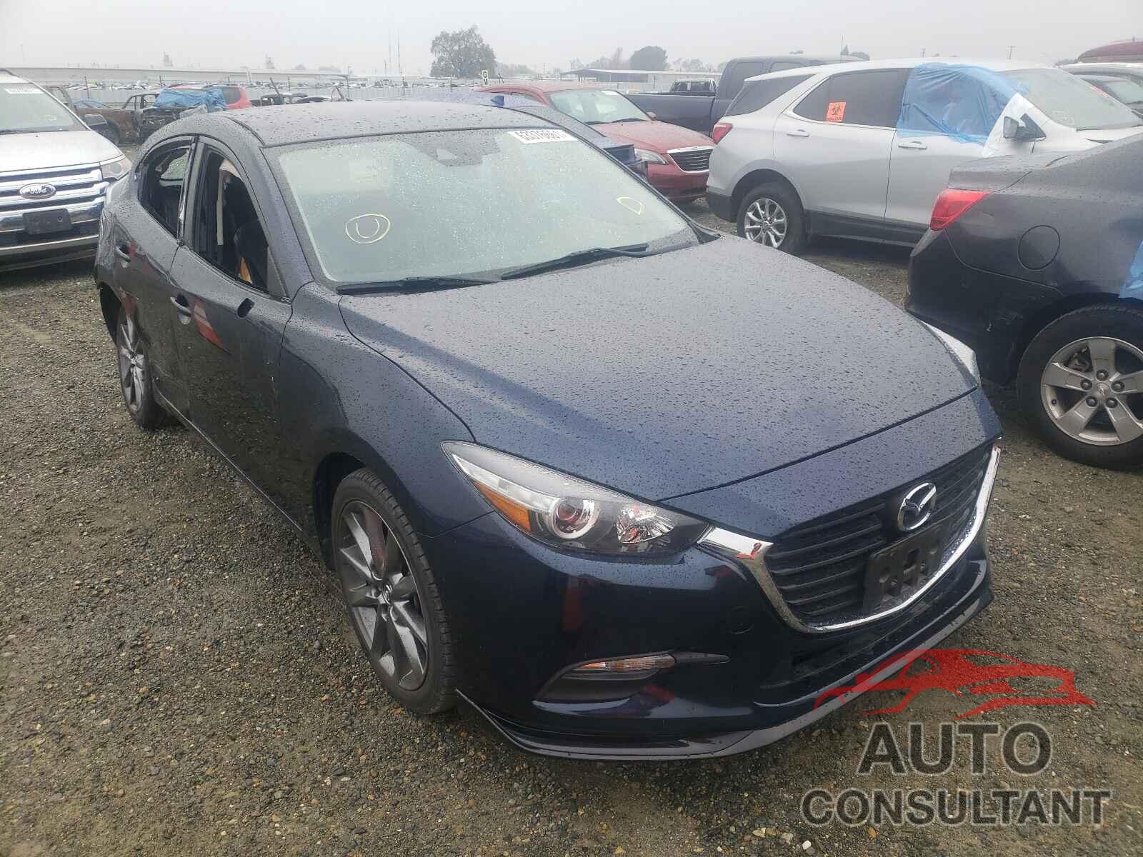 MAZDA 3 2018 - 3MZBN1L36JM197631