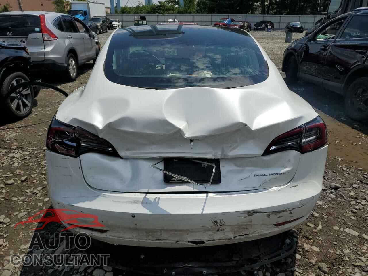 TESLA MODEL 3 2019 - 5YJ3E1EB5KF199632