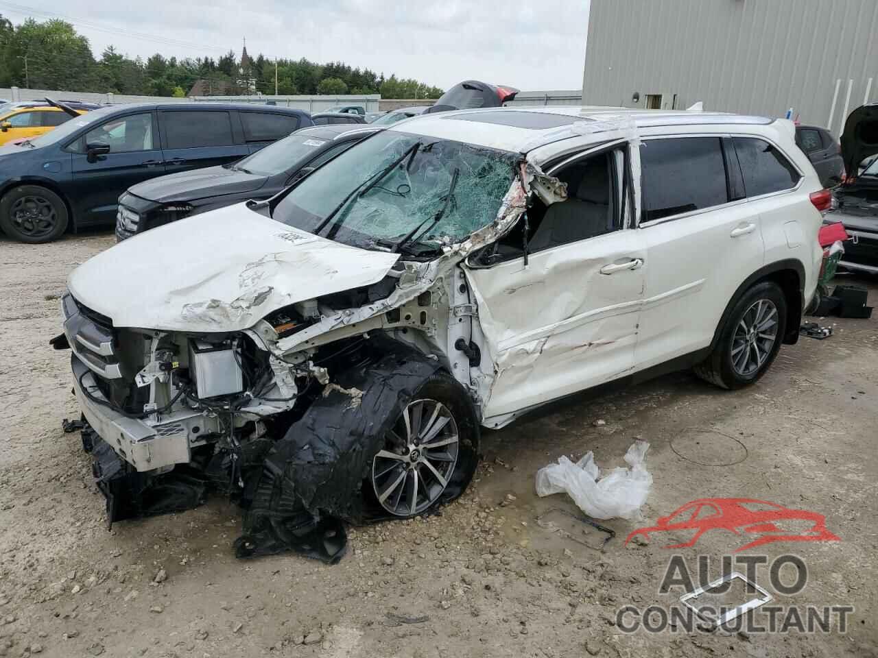 TOYOTA HIGHLANDER 2019 - 5TDJZRFH3KS589153