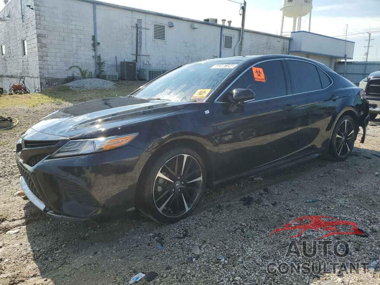 TOYOTA CAMRY 2018 - 4T1B61HK3JU133750