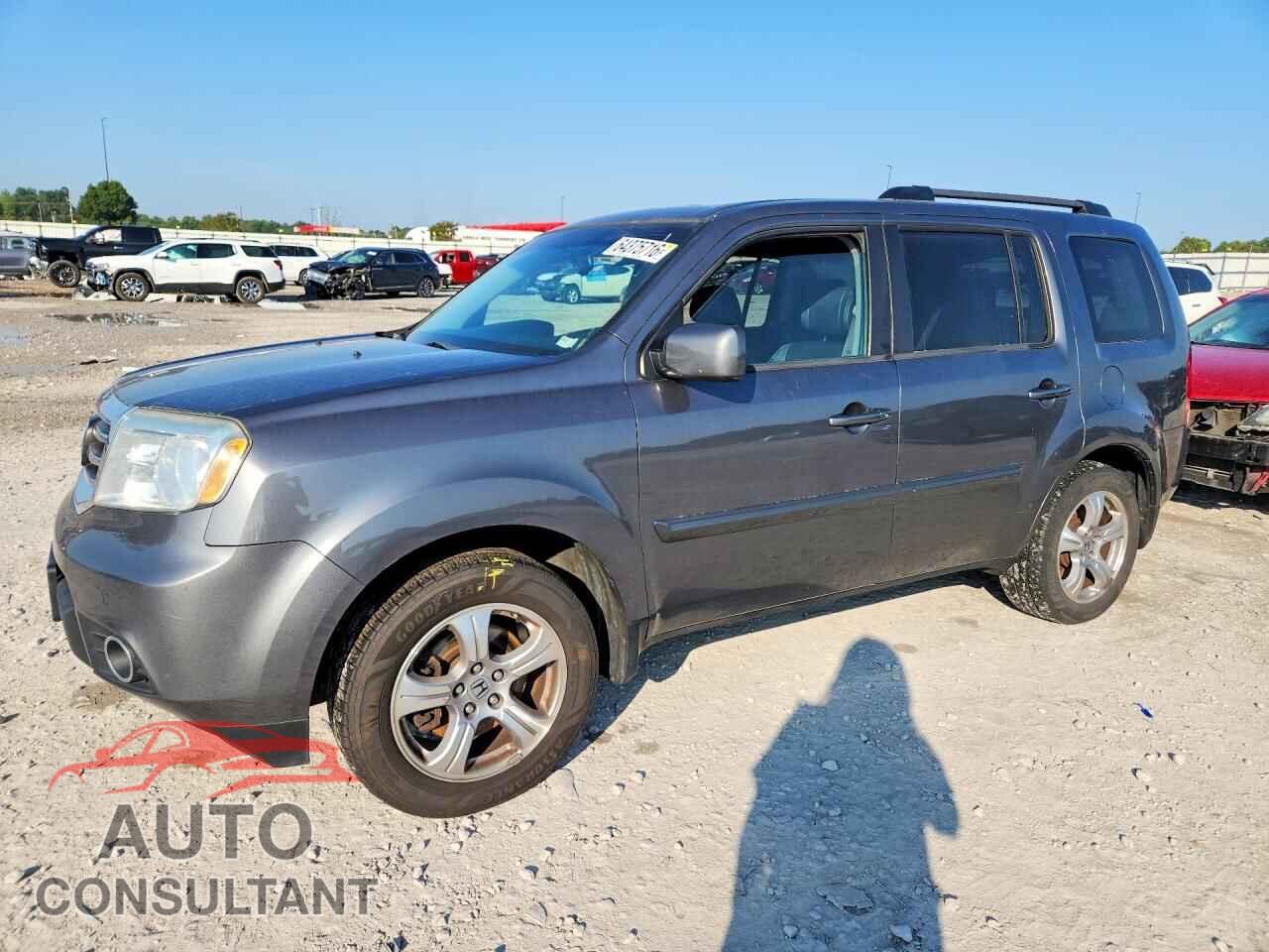 HONDA PILOT 2013 - 5FNYF4H52DB008598