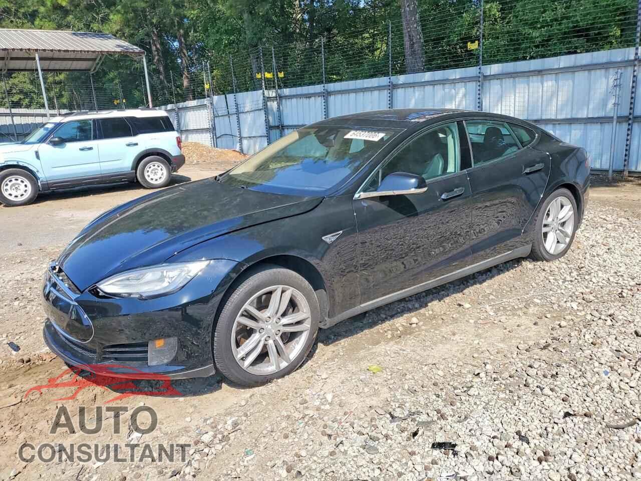 TESLA MODEL S 2015 - 5YJSA1E13FF113013