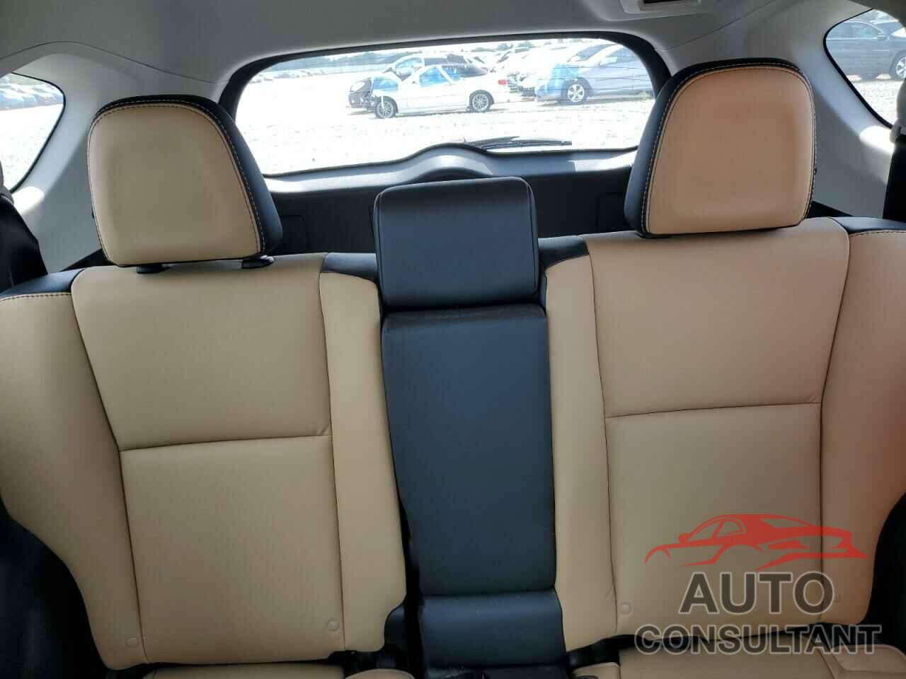 TOYOTA RAV4 2018 - 2T3YFREV9JW418516