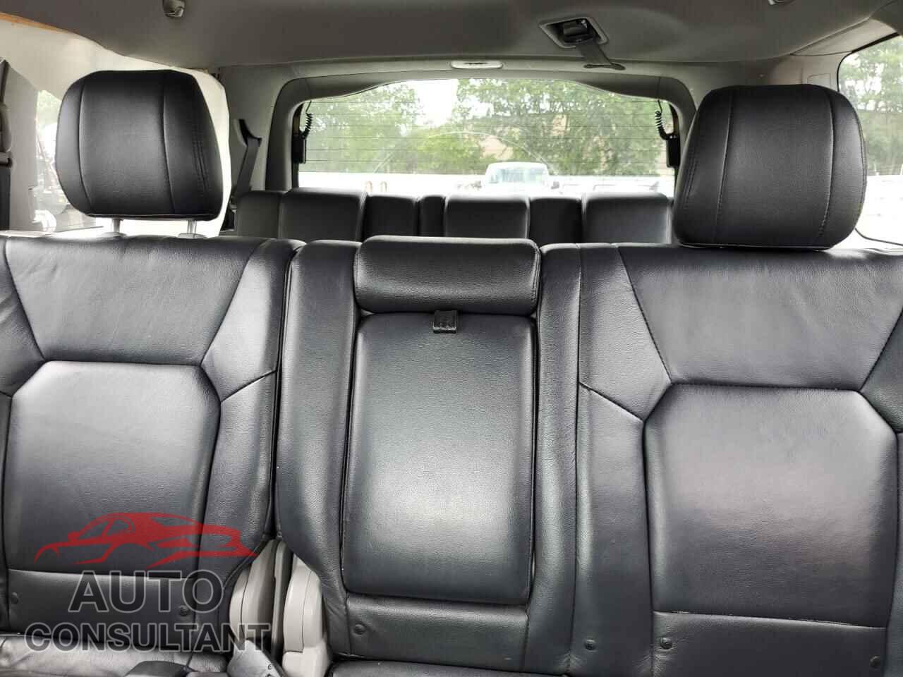 HONDA PILOT 2015 - 5FNYF4H20FB042788