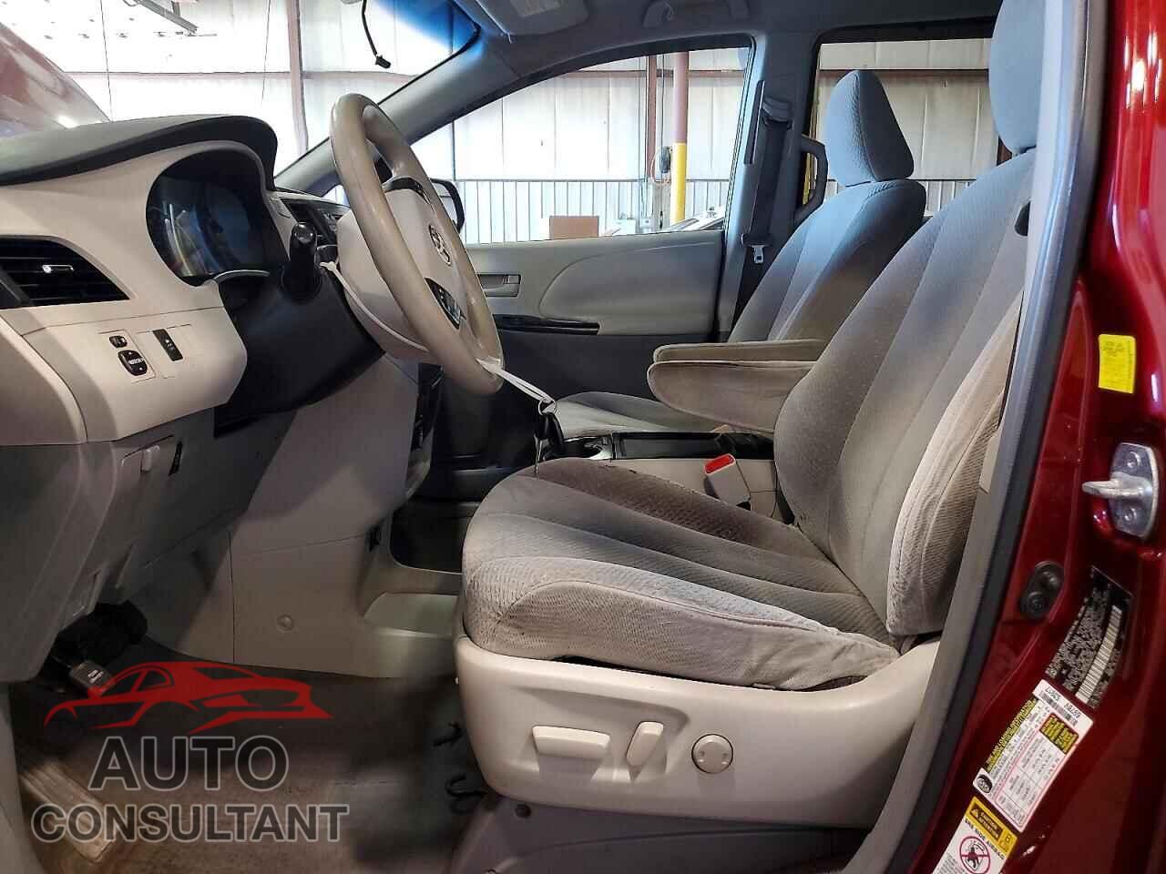 TOYOTA SIENNA 2011 - 5TDKK3DC2BS087750