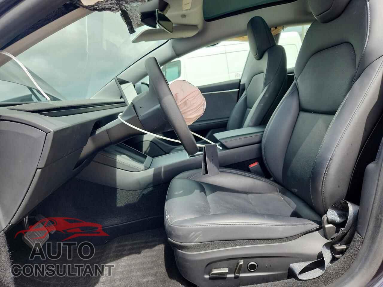 TESLA MODEL 3 2025 - 5YJ3E1EA6SF977203