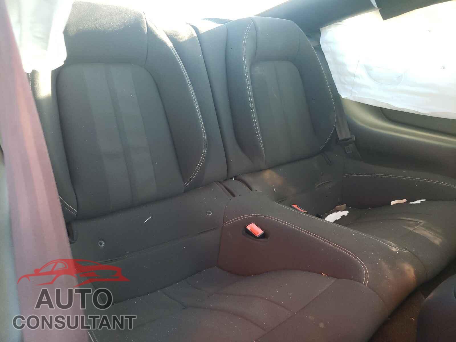 FORD MUSTANG 2018 - 1FA6P8TH1J5163224