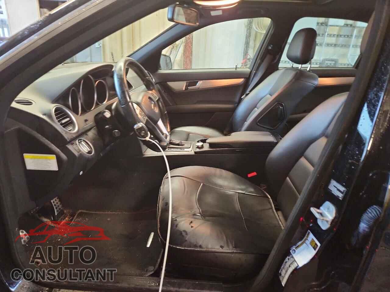 MERCEDES-BENZ C-CLASS 2014 - WDDGF8AB3EG177349