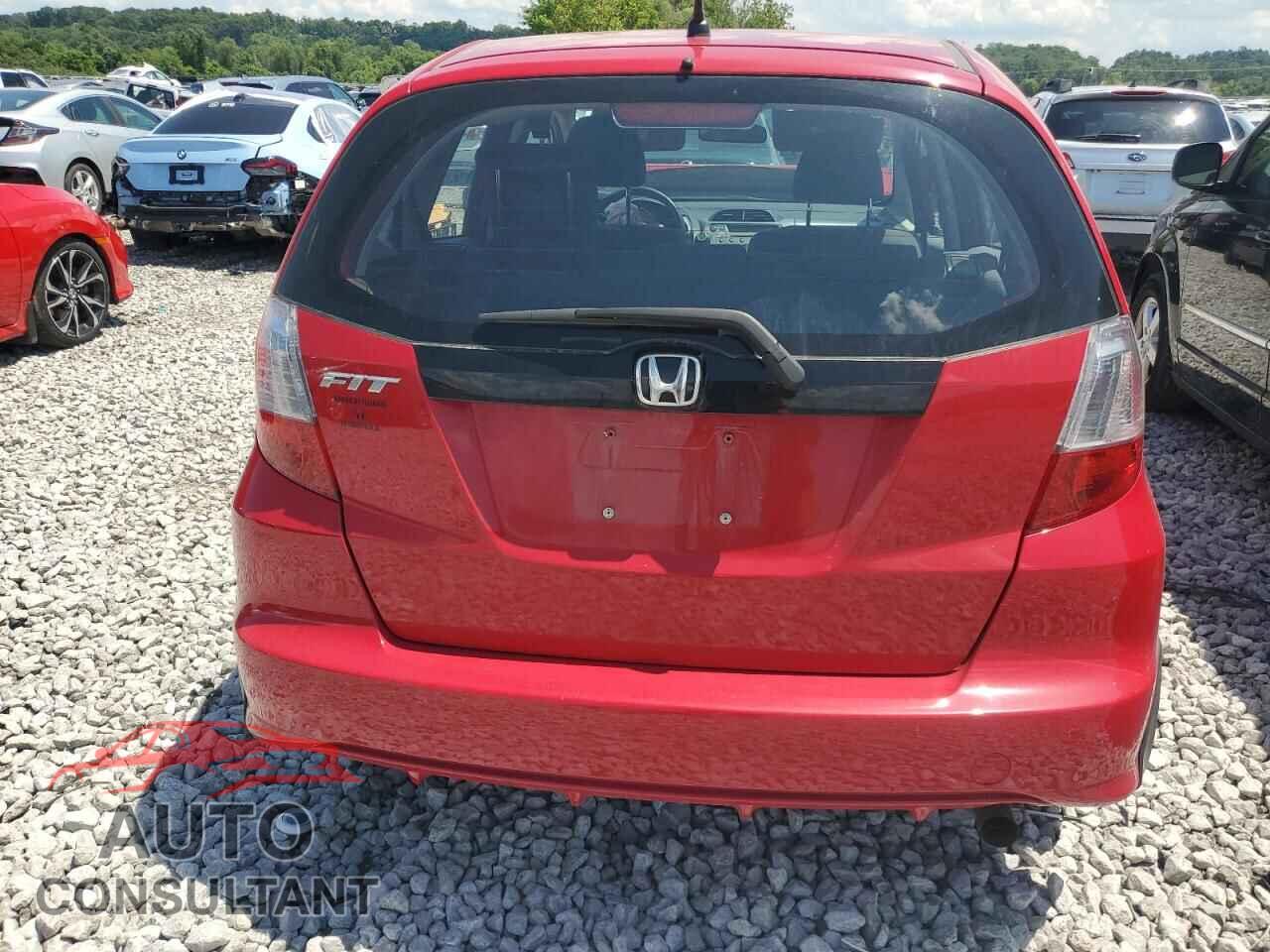 HONDA FIT 2013 - JHMGE8H32DC082670