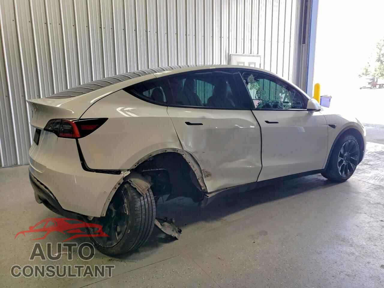 TESLA MODEL Y 2021 - 5YJYGDED1MF103744
