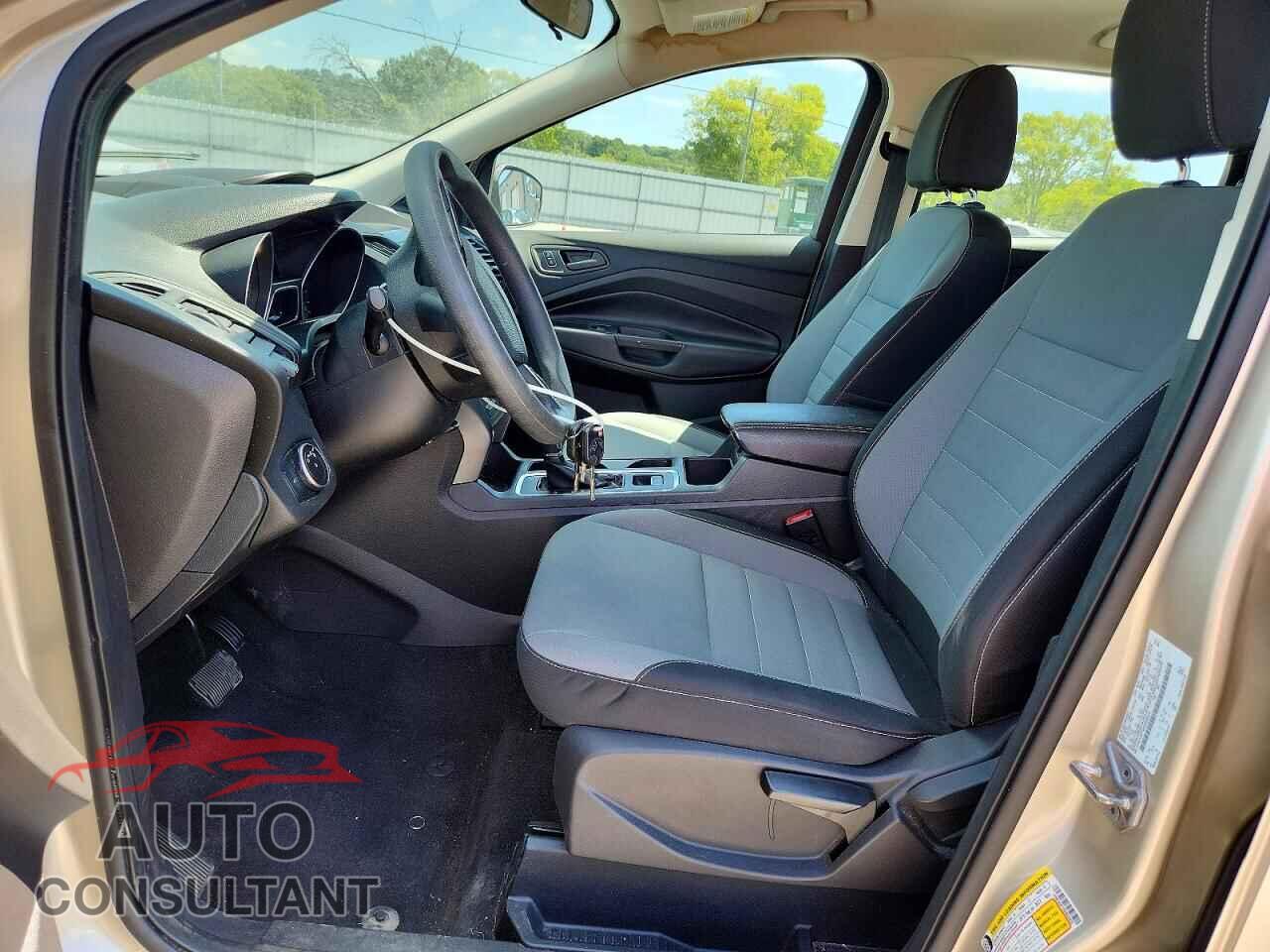 FORD ESCAPE 2017 - 1FMCU0F72HUB28035