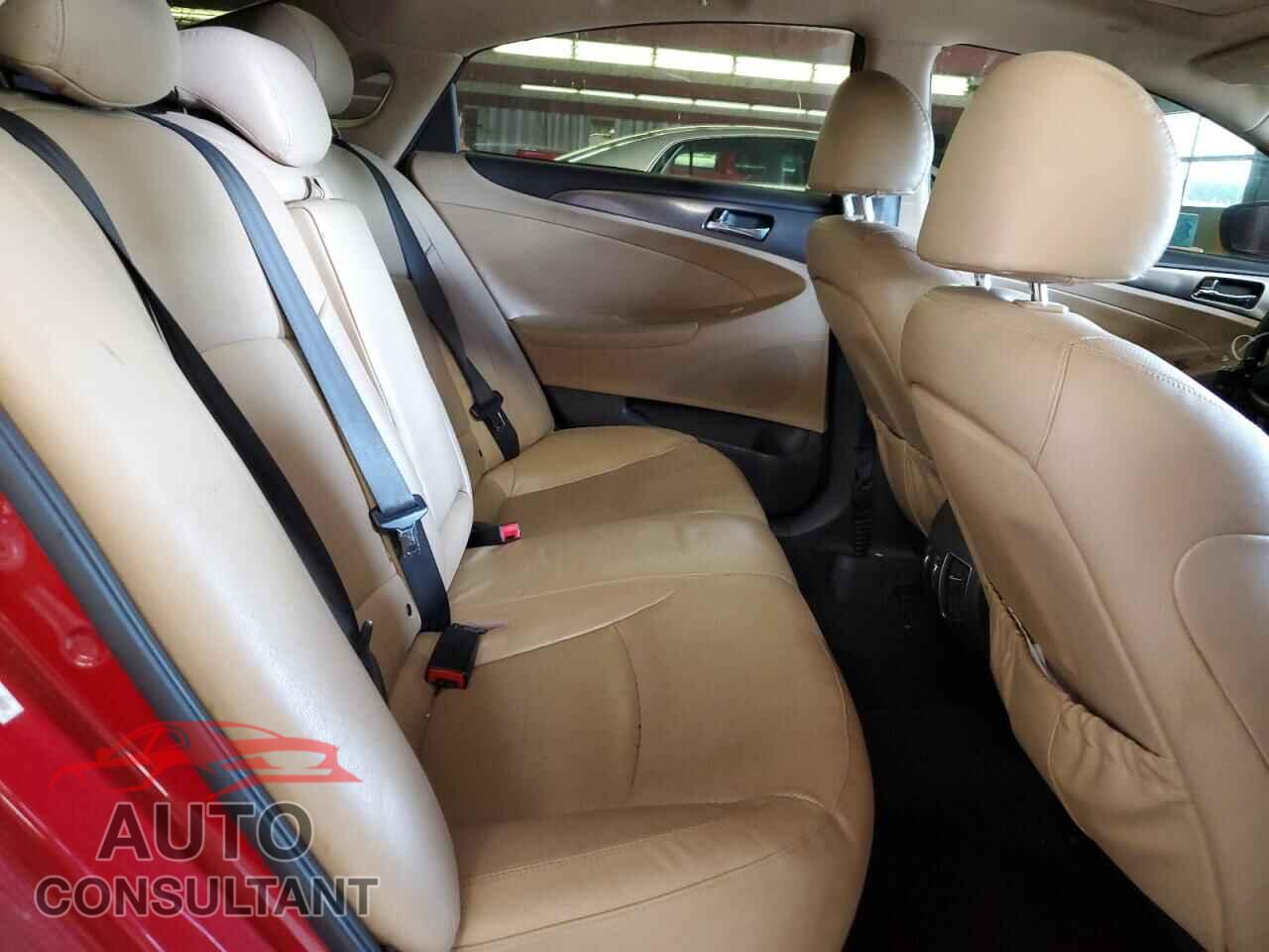 HYUNDAI SONATA 2012 - KMHEC4A46CA037179
