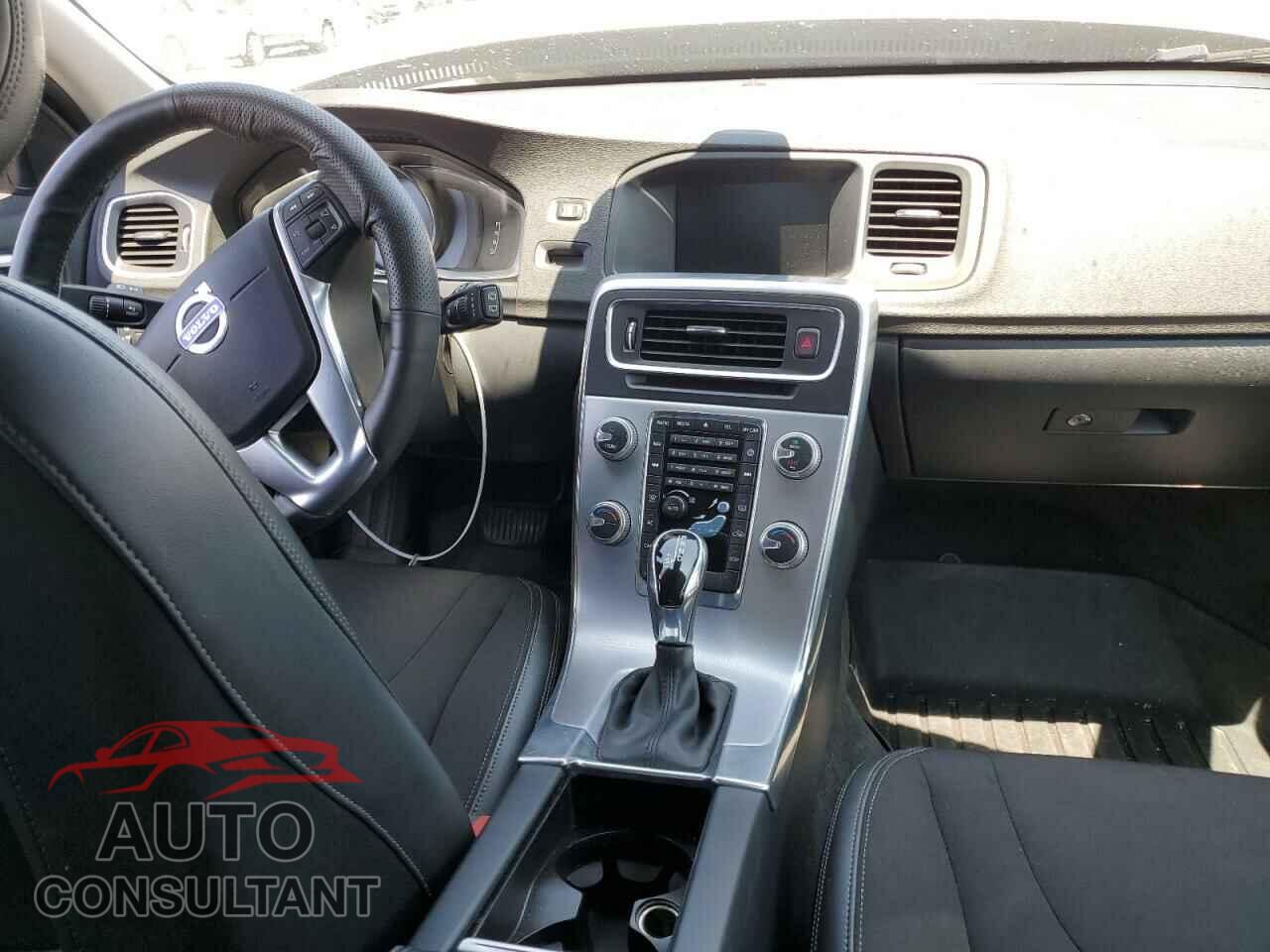 VOLVO V60 2017 - YV140MEJ9H1334294
