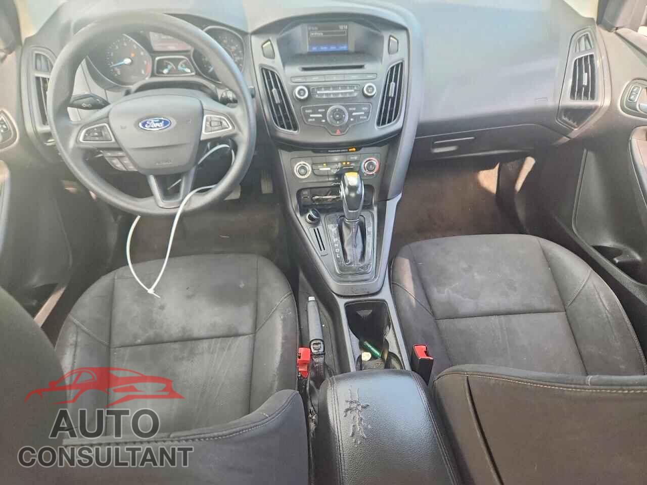 FORD FOCUS 2015 - 1FADP3F25FL311136
