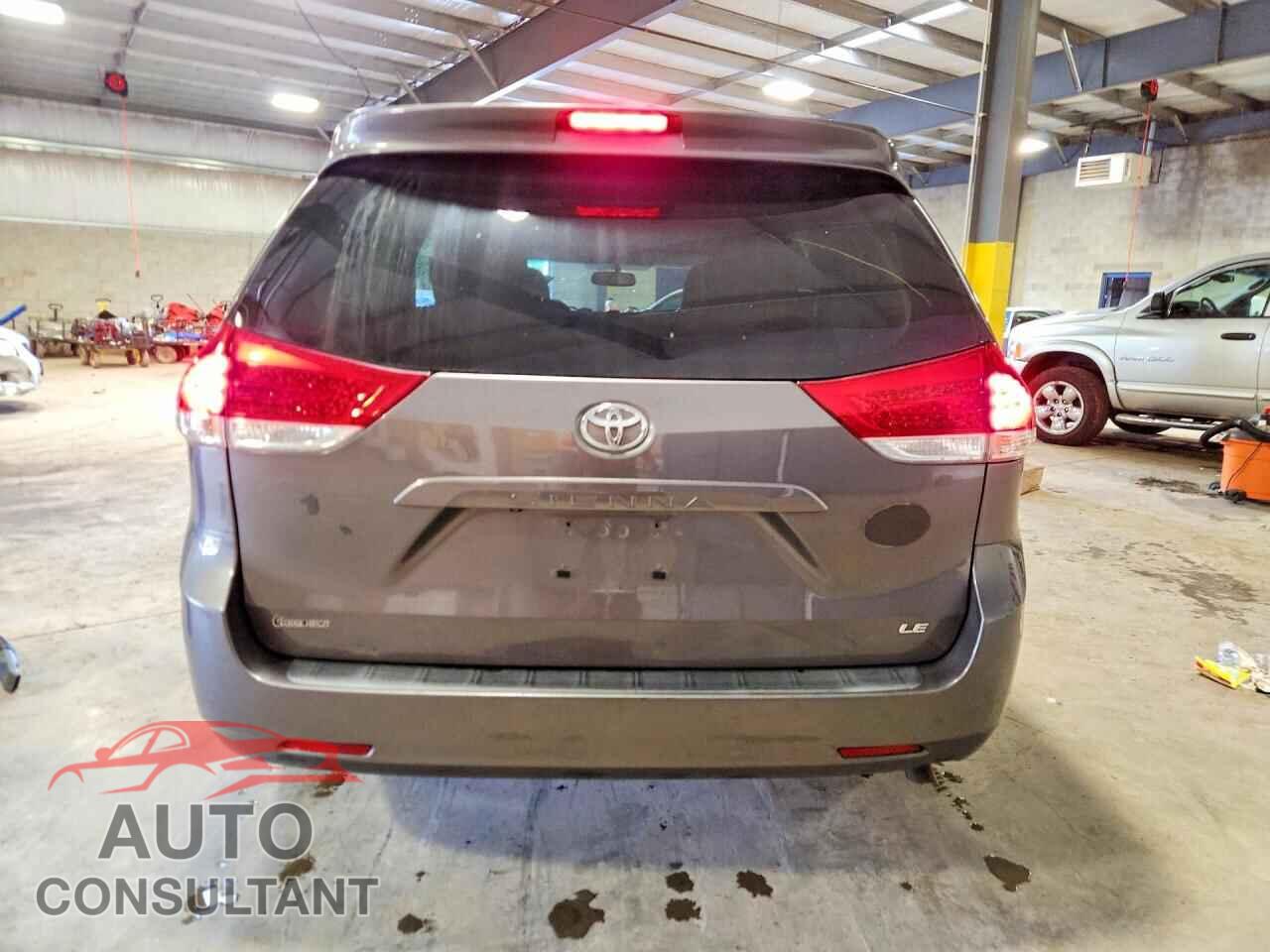 TOYOTA SIENNA 2013 - 5TDKK3DC8DS376568