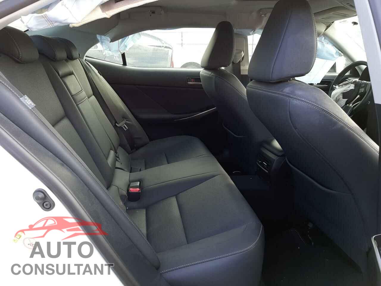 LEXUS IS 2018 - JTHBA1D29J5062152