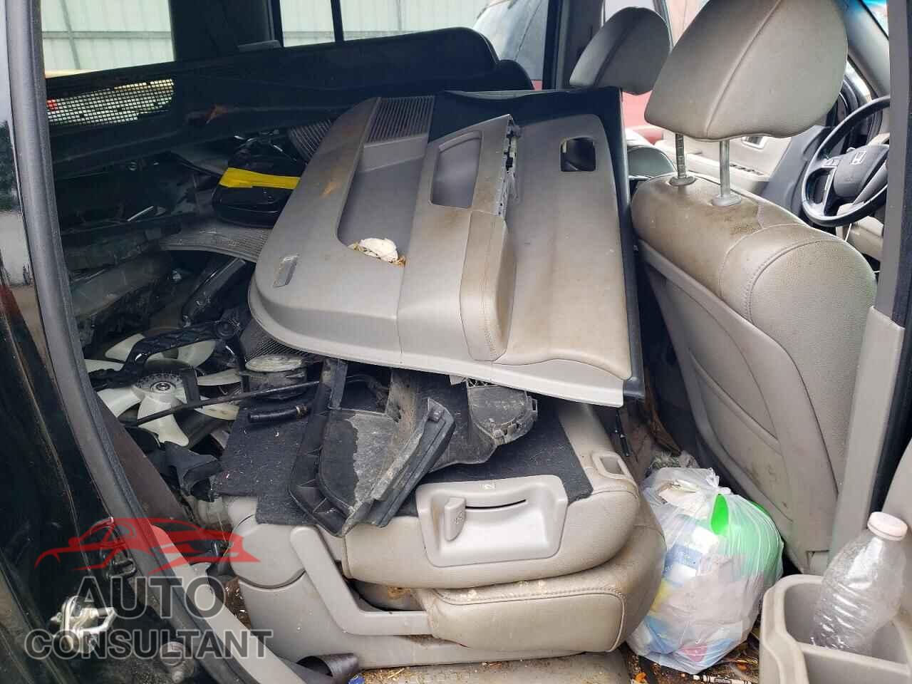 HONDA PILOT 2015 - 5FNYF4H58FB020015