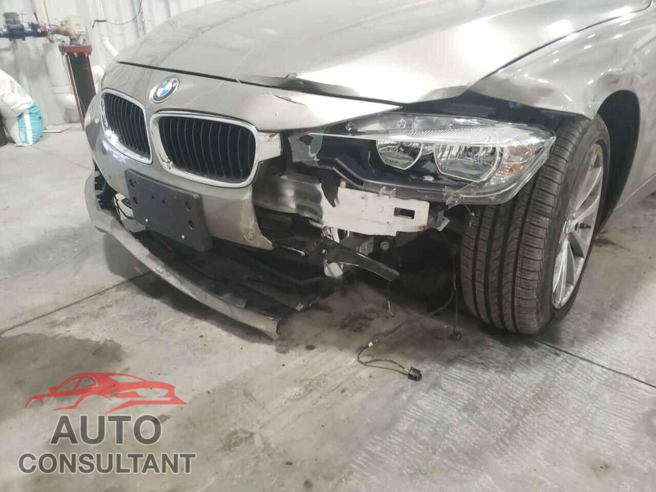 BMW 3 SERIES 2017 - WBA8A3C37HK692875