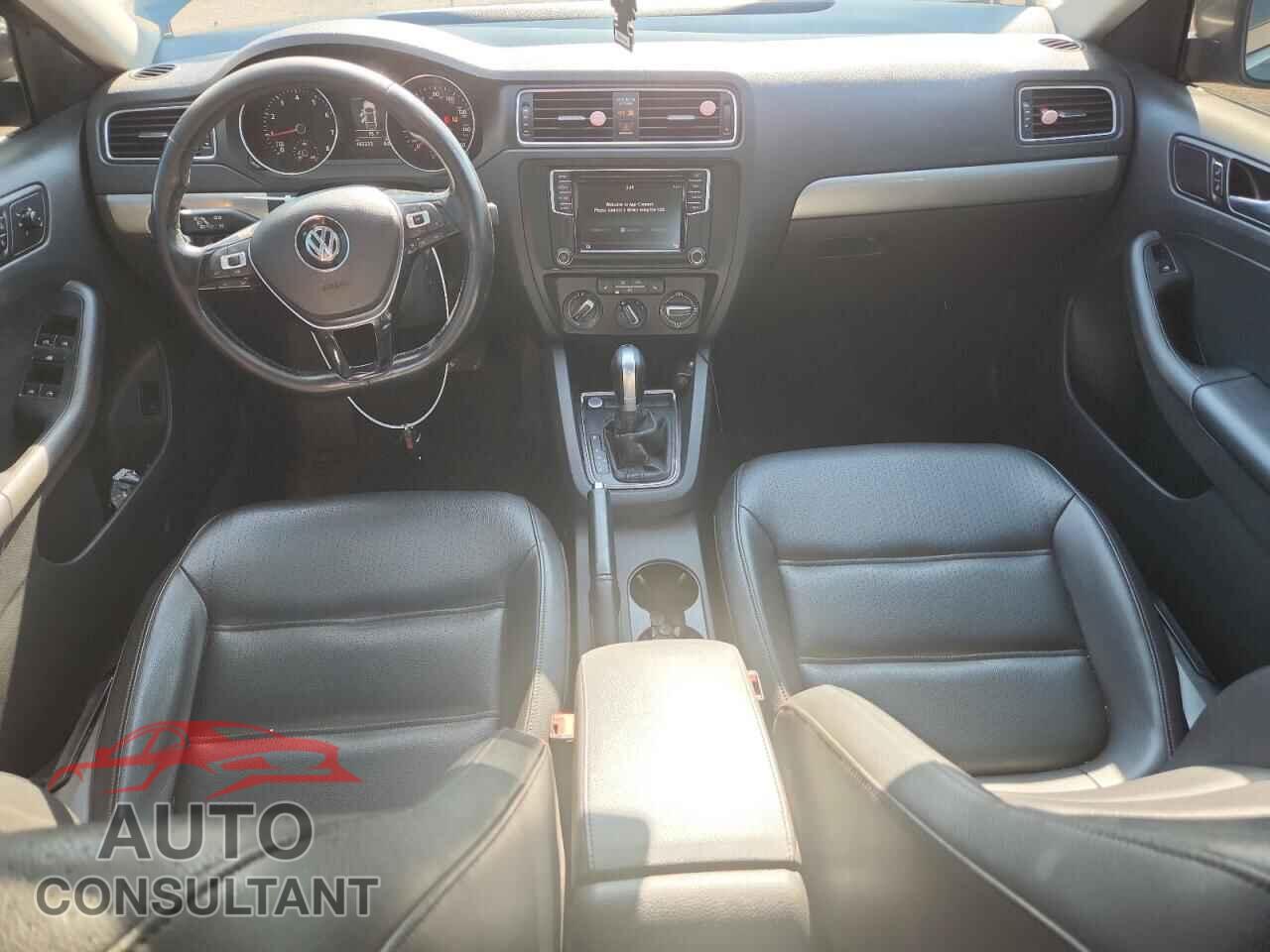 VOLKSWAGEN JETTA 2017 - 3VWDB7AJ2HM336105
