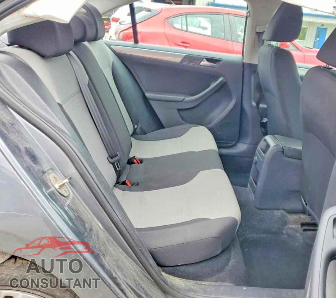 VOLKSWAGEN JETTA 2017 - 3VW2B7AJ4HM206611