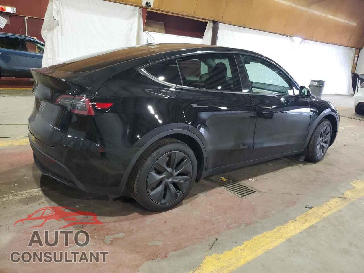 TESLA MODEL Y 2024 - 7SAYGDEE5RA329771