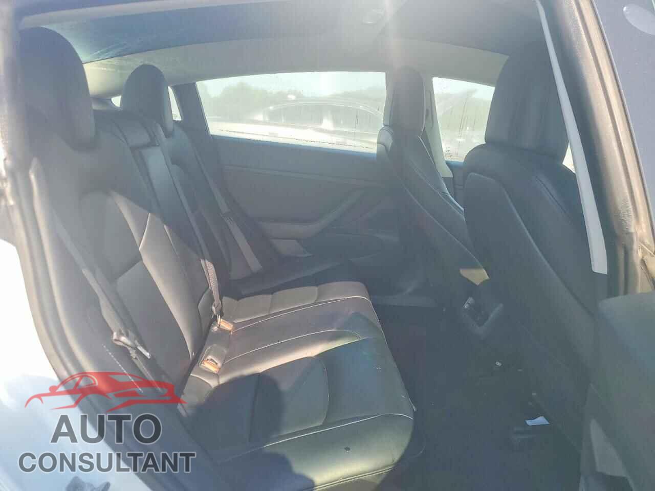 TESLA MODEL 3 2019 - 5YJ3E1EA0KF484097