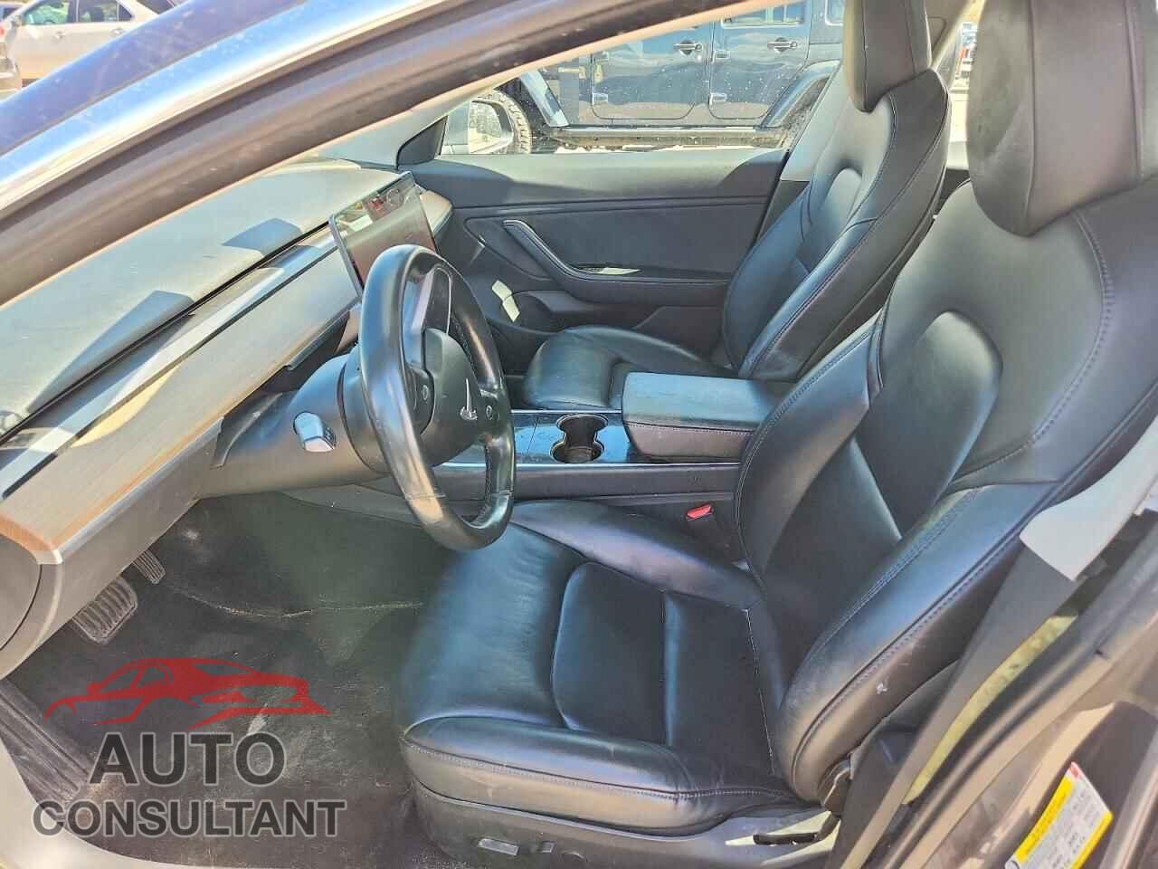 TESLA MODEL 3 2018 - 5YJ3E1EA5JF023718