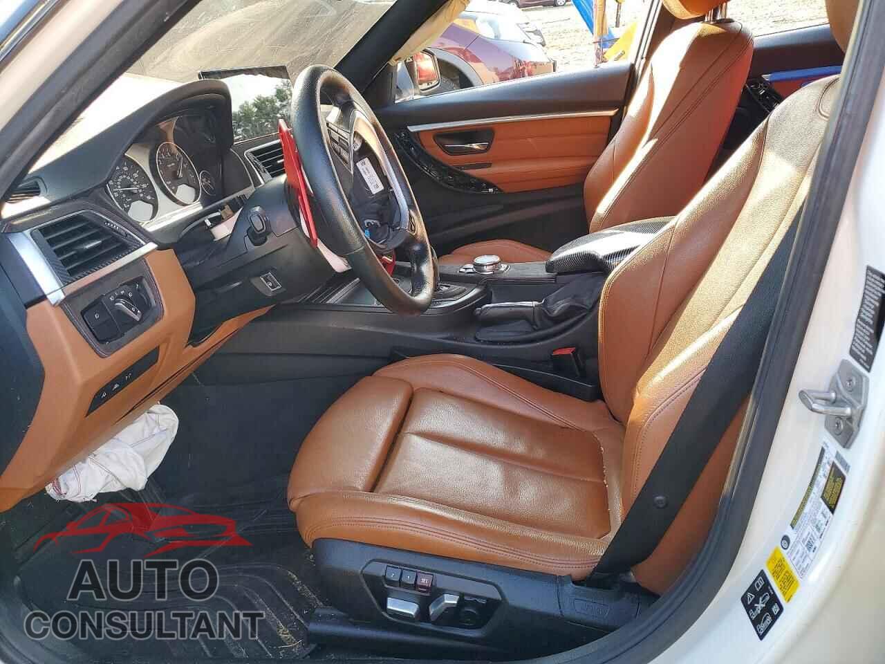 BMW 3 SERIES 2016 - WBA8E3C51GK500094