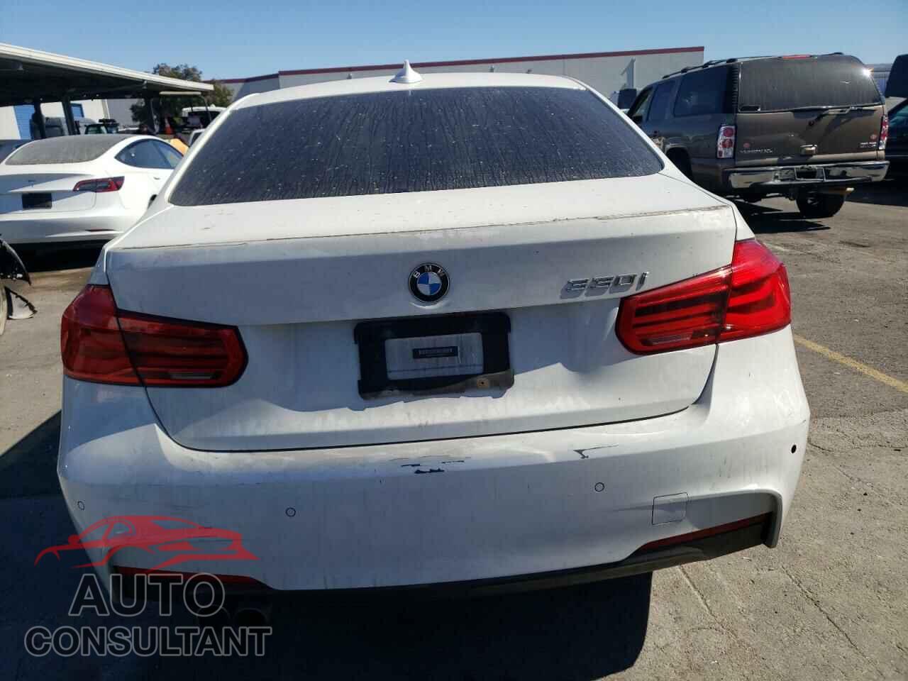 BMW 3 SERIES 2017 - WBA8B9C35HK885204