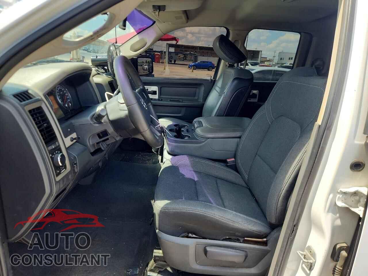 DODGE RAM 1500 2011 - 1D7RB1GP1BS515208