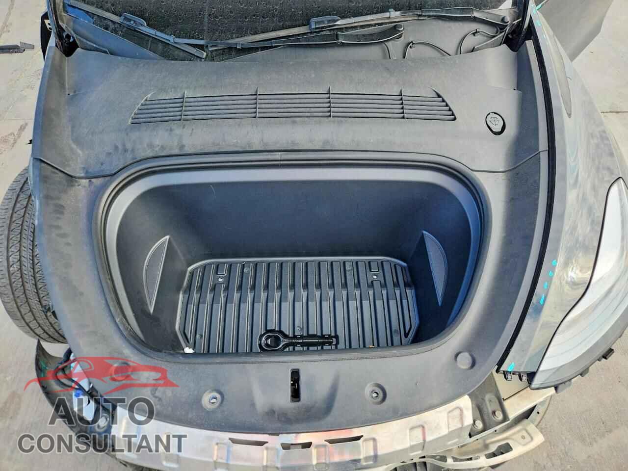 TESLA MODEL Y 2025 - 7SAYGDEDXSA341380