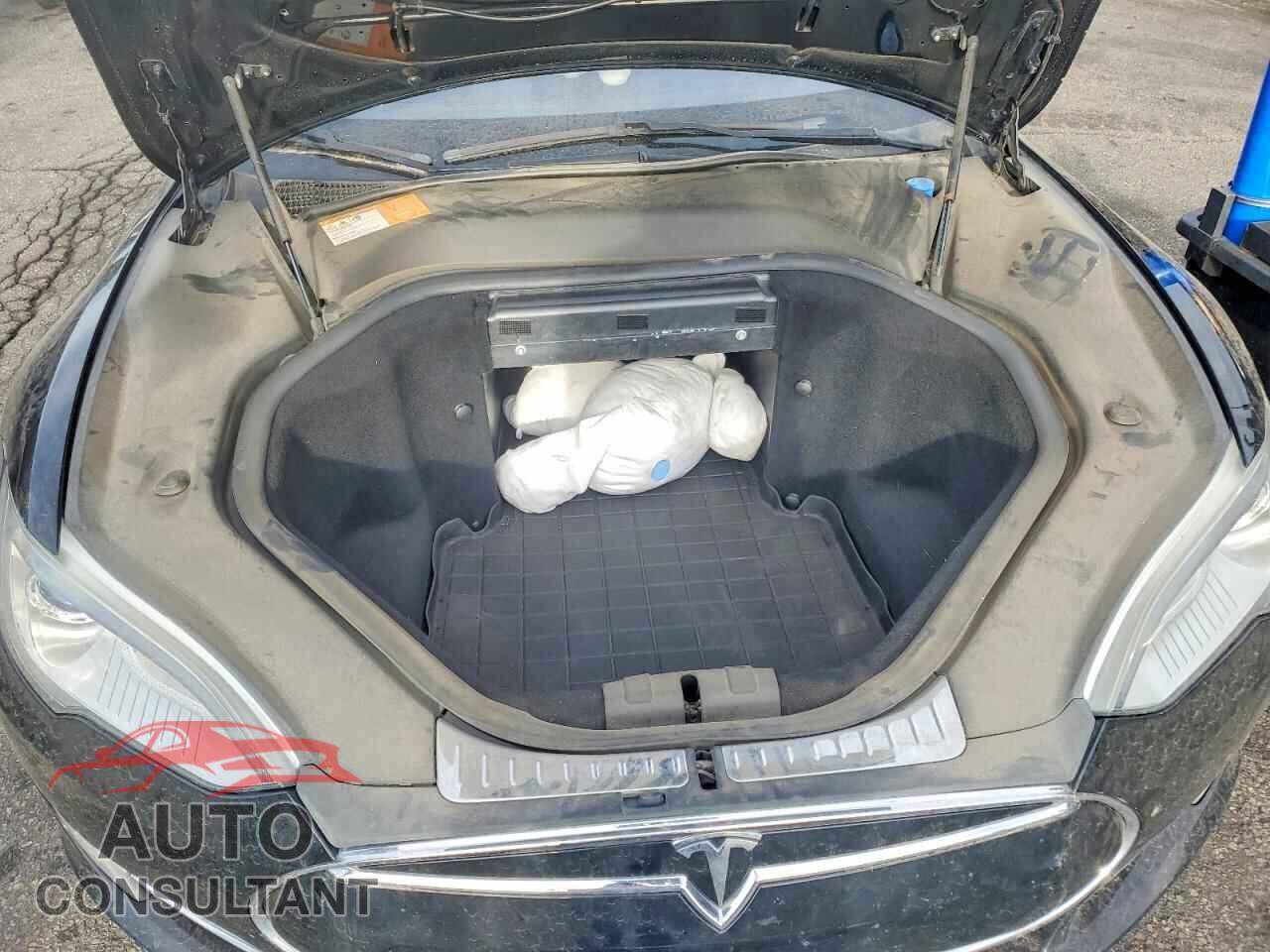 TESLA MODEL S 2013 - 5YJSA1CN9DFP16180