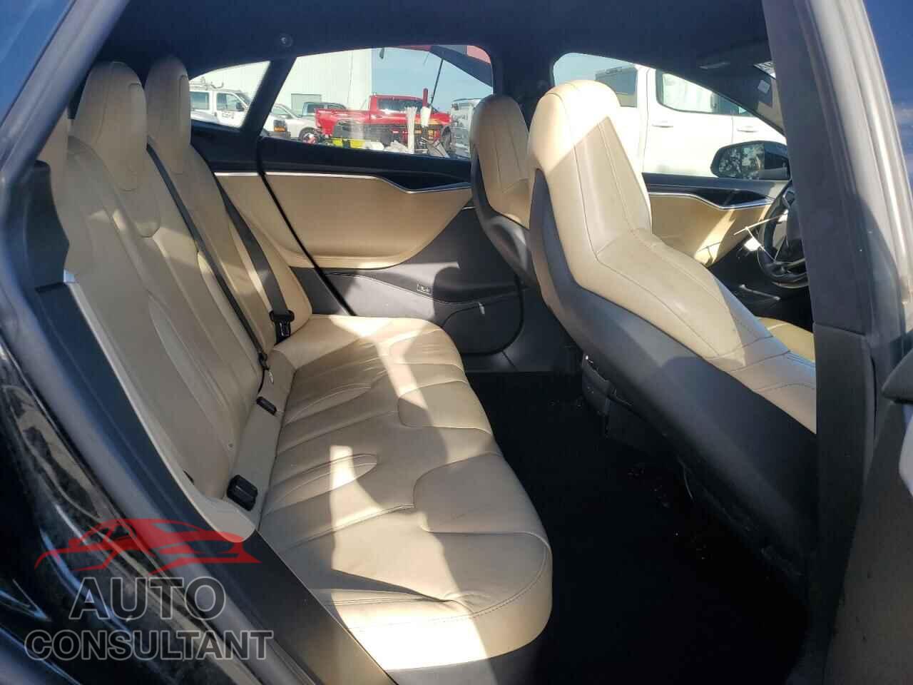 TESLA MODEL S 2016 - 5YJSA1E1XGF155731